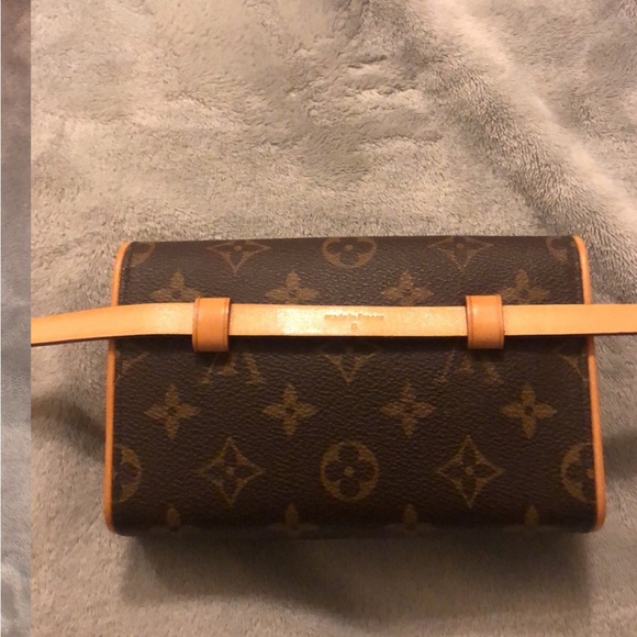 Authentic Louis Vuitton Monogram Pochette Florentine Belt Bag - Picture 5 of 11